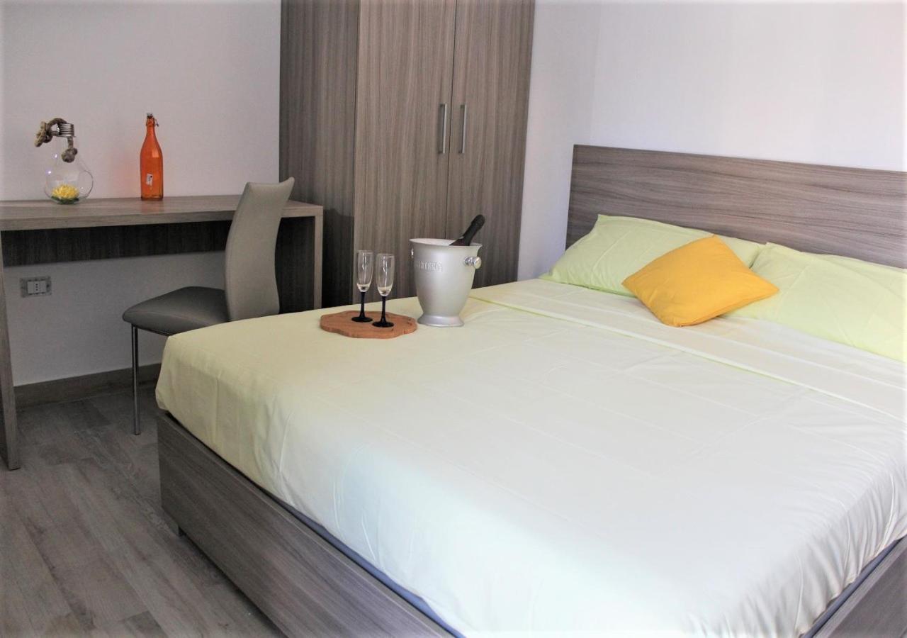 Monolocali Residence Petraroli By Salentolimit Porto Cesareo Ngoại thất bức ảnh